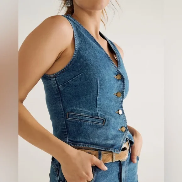 Tecovas Women's Denim Vest- XL - Picture 2 of 14